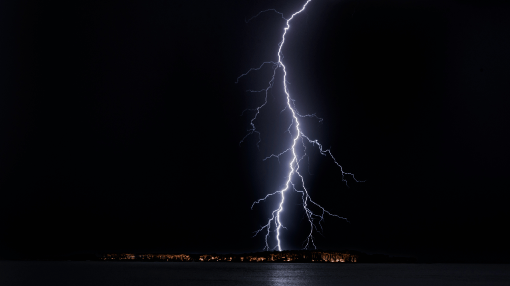 Sét đánh: Những điều cần phải biết để bảo vệ bản thân sét đánh