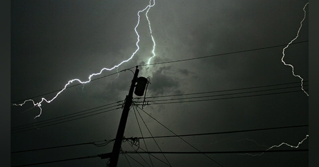 phóng điện bề mặt qua cách điện